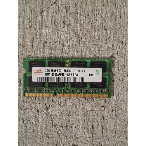 Hynix HMT125S6AFP8C'G7 N0 AA 2GB PC3-8500 DDR3-1066  (2281/IB1)