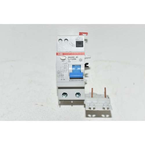 ABB DDA202 AC-25/0.03 Blocco Differenziale 2CSB202001R1250