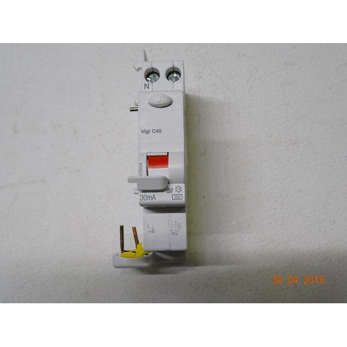  A9N19494 Blocco Differenziale Uscita Monte 1P+N-40A-30mA-SI  (CA2)