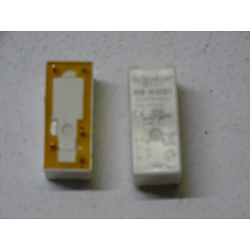 ZELIO Relè RSB1A120B7 Interface Plug-in RSB-1 C/O - 24VAC-12A-2 Pezzi (CC2)