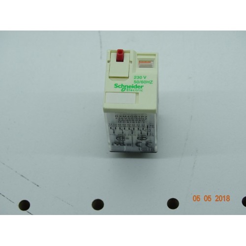 RELE' 4 Contatti BOBINA 220VAC - Montaggio Plug In - 1 Pezzo  (CC2/D)